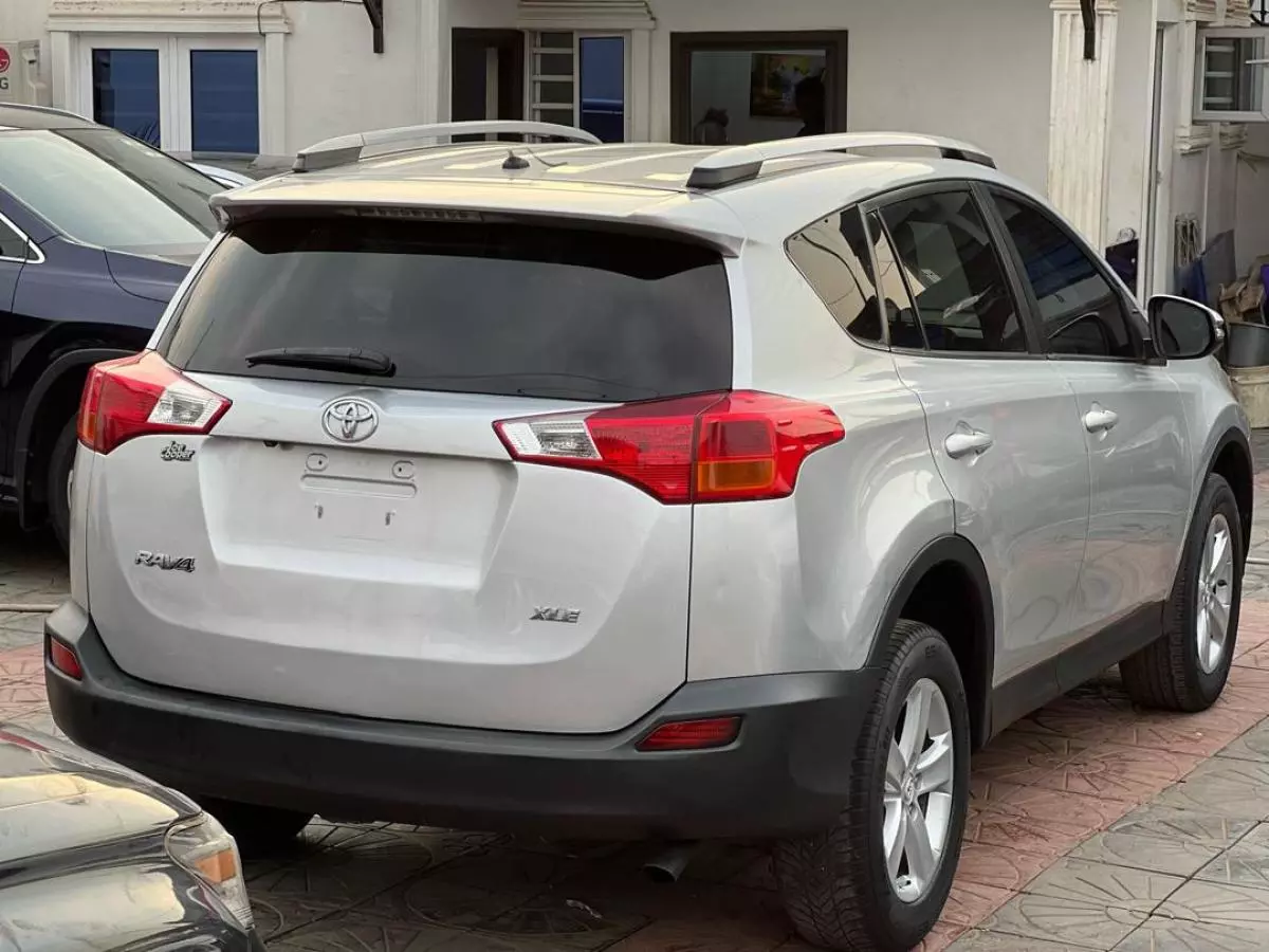 Toyota RAV 4   - 2013