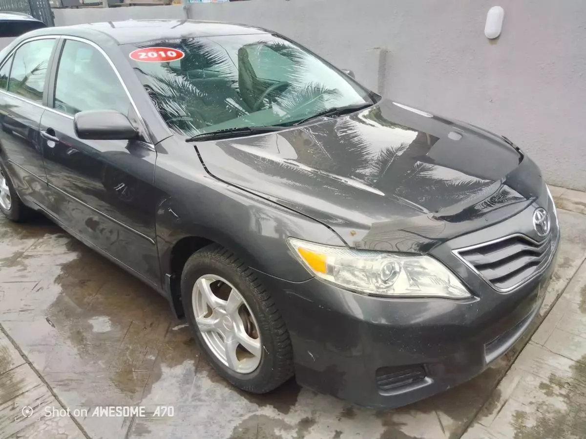 Toyota Camry   - 2011