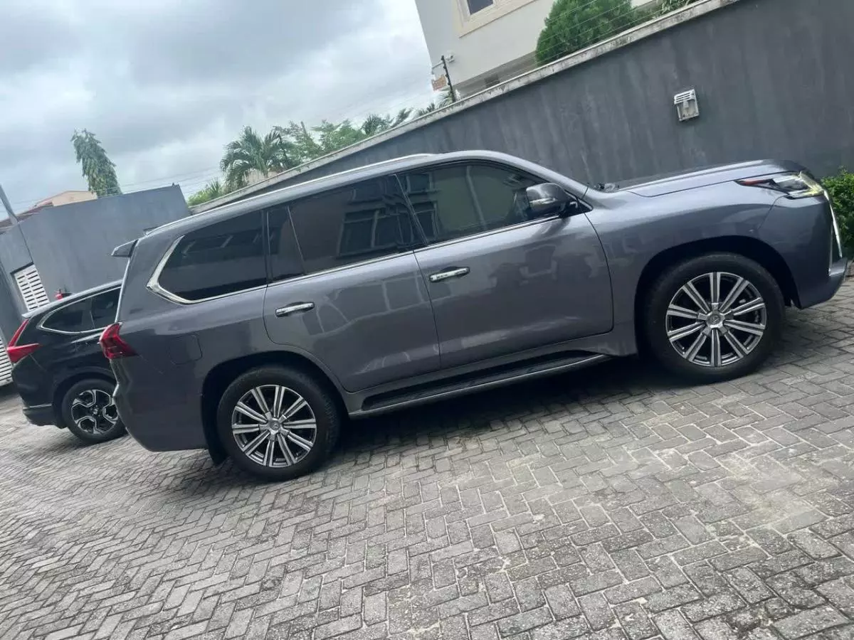 Lexus LX 570   - 2016