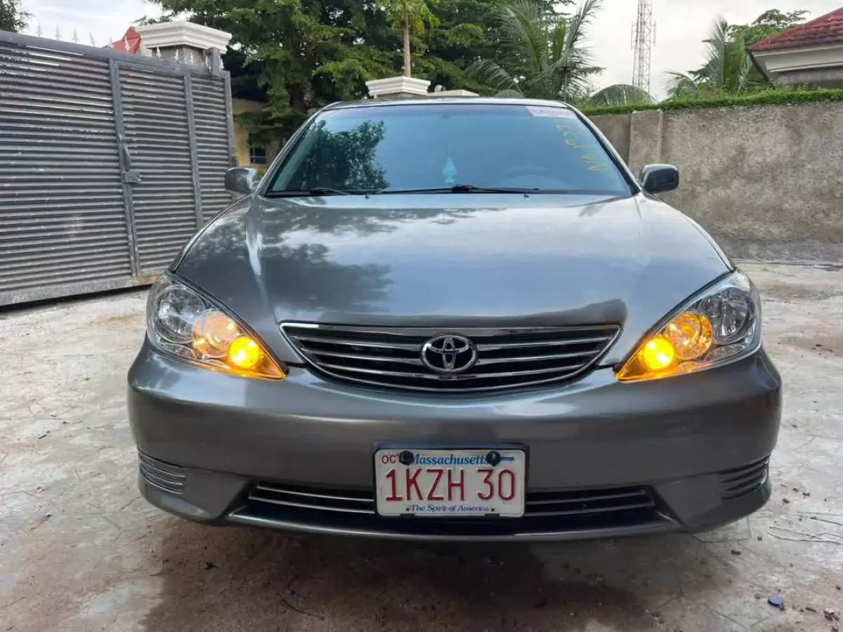 Toyota Camry   - 2006