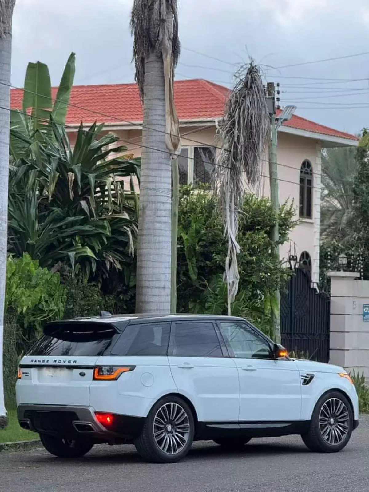 Land Rover Range Rover Sport   - 2019