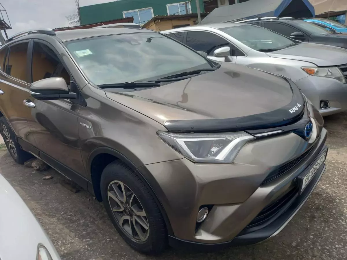 Toyota RAV 4   - 2016