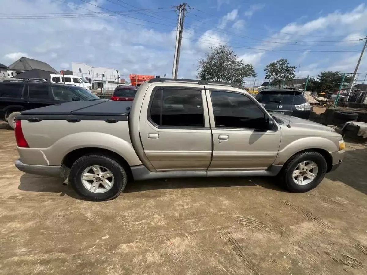 Ford Explorer XLT 3.5L   - 2005