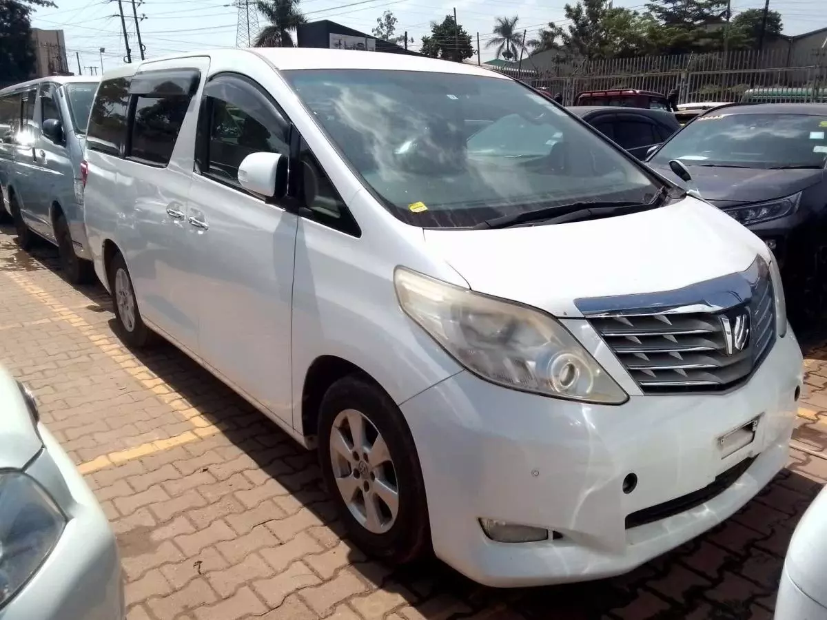 Toyota Alphard   - 2010