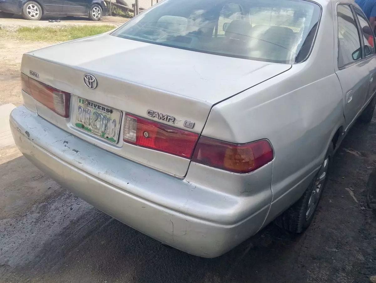 Toyota Camry   - 2000