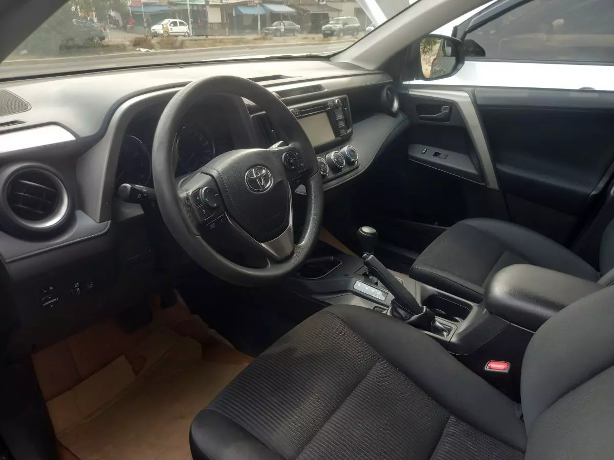 Toyota RAV4   - 2017