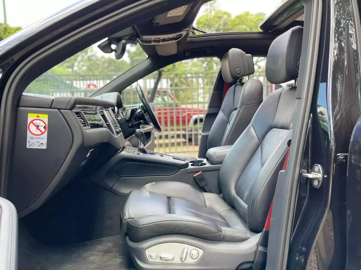 Porsche Macan - 2015