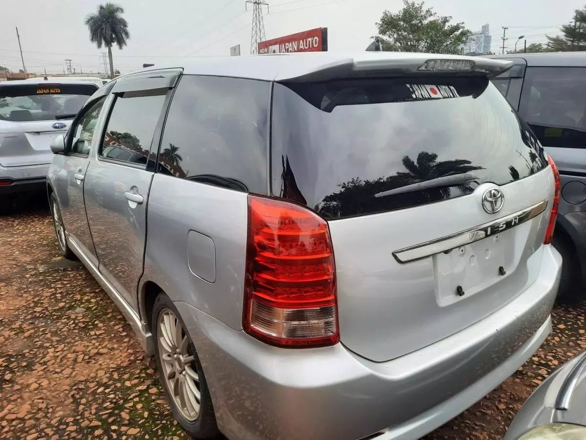 Toyota Wish - 2008