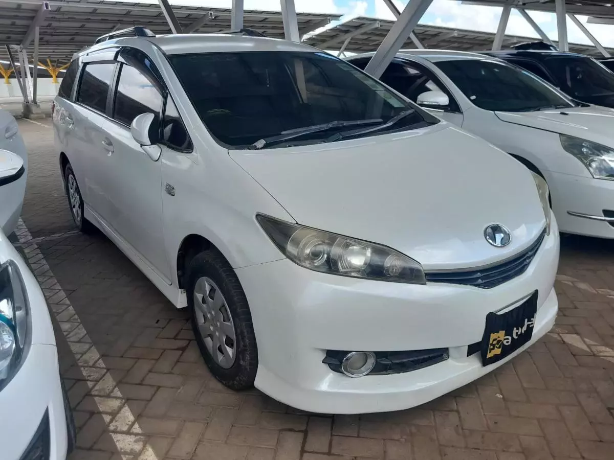 Toyota Wish   - 2012