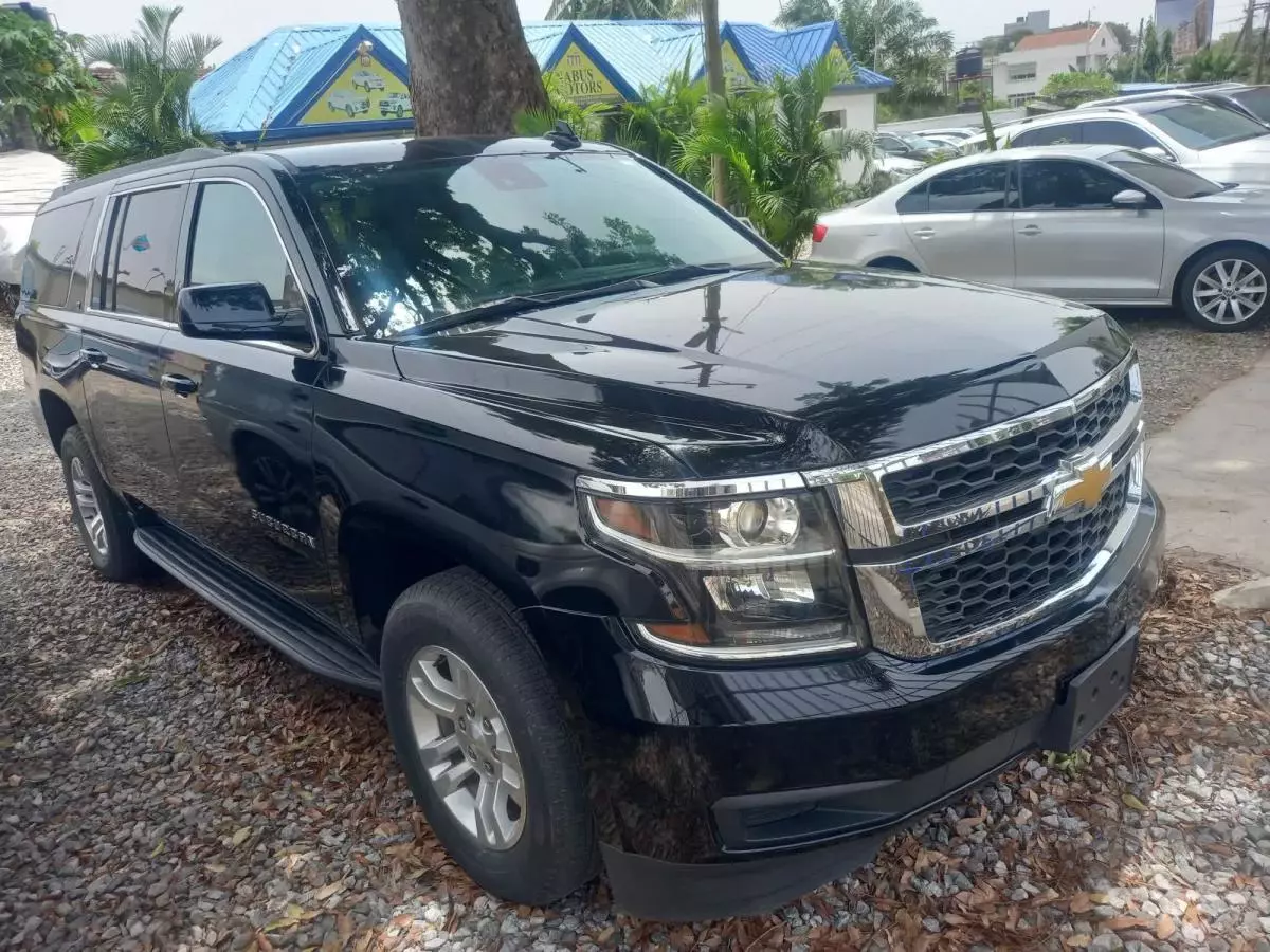 Chevrolet Suburban   - 2020