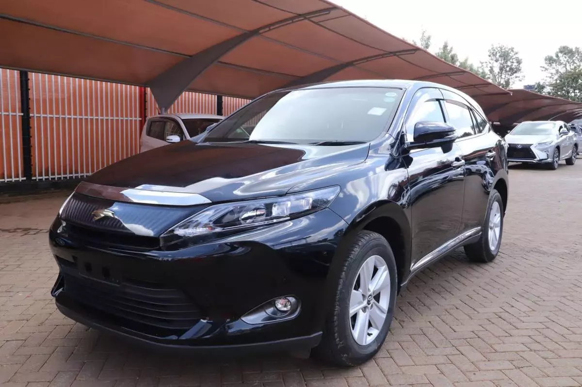 Toyota Harrier   - 2016