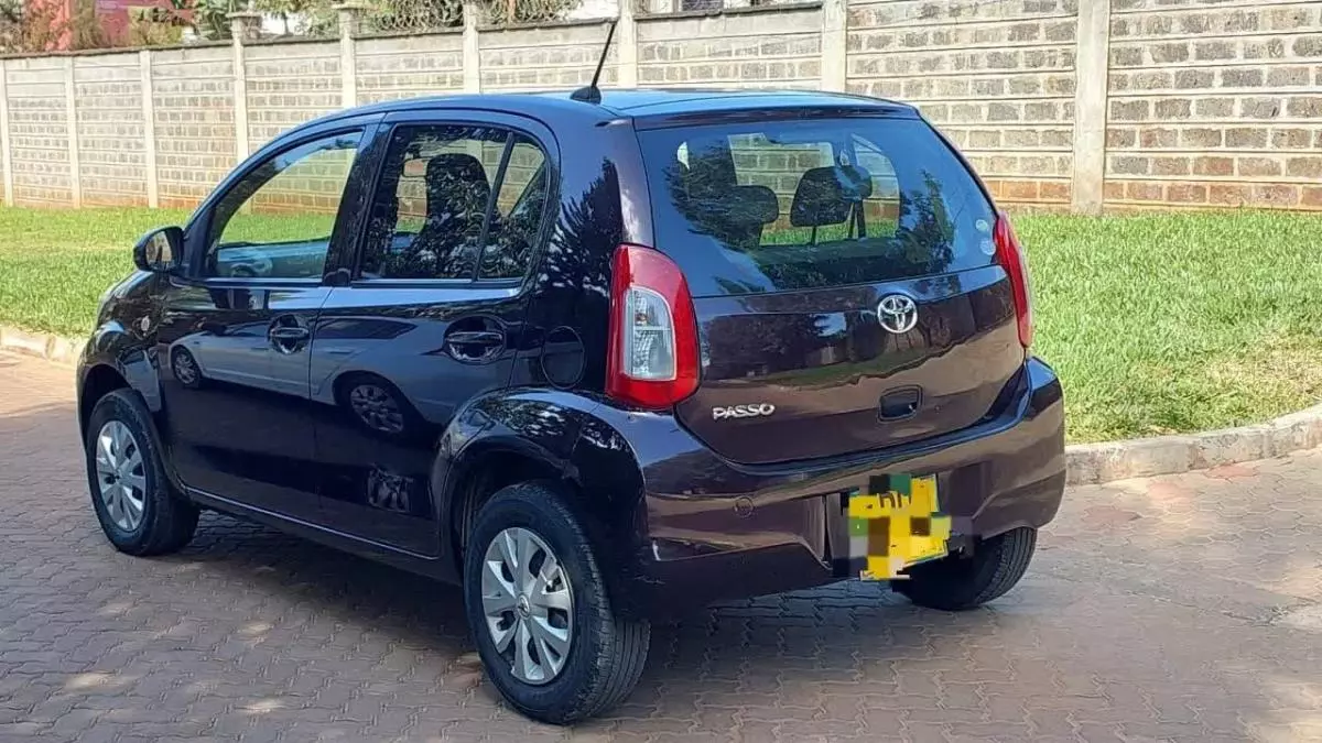 Toyota Passo   - 2015