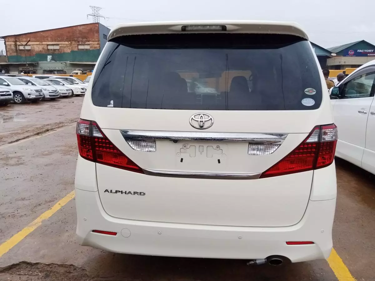 Toyota Alphard   - 2009