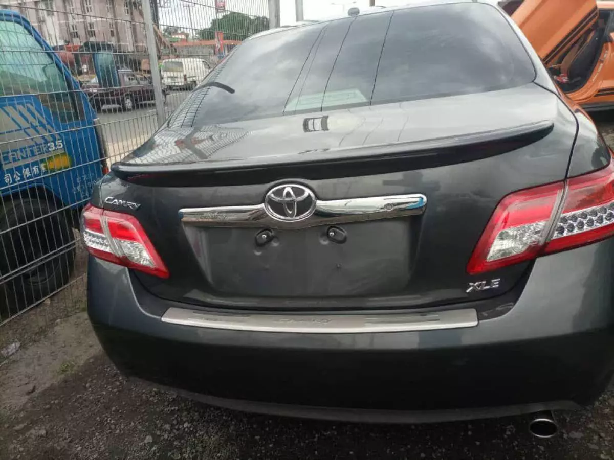 Toyota Camry - 2011