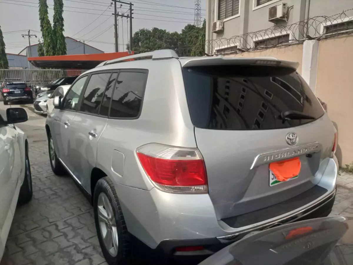 Toyota Highlander - 2010