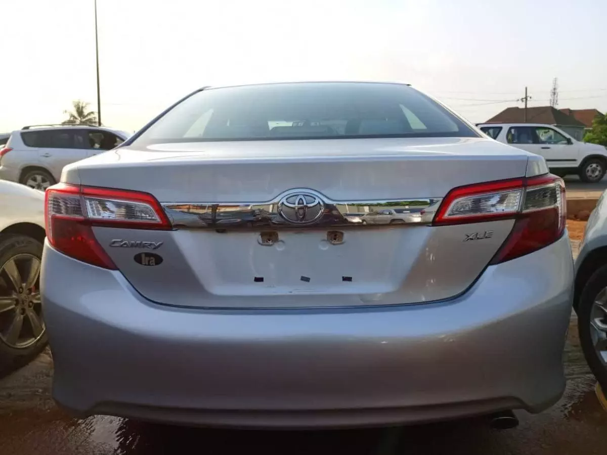 Toyota Camry   - 2012