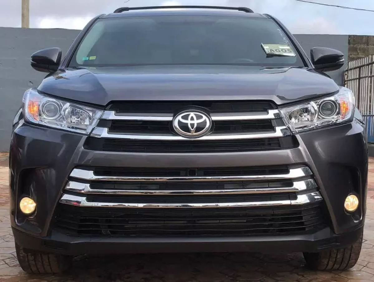 Toyota Highlander   - 2016