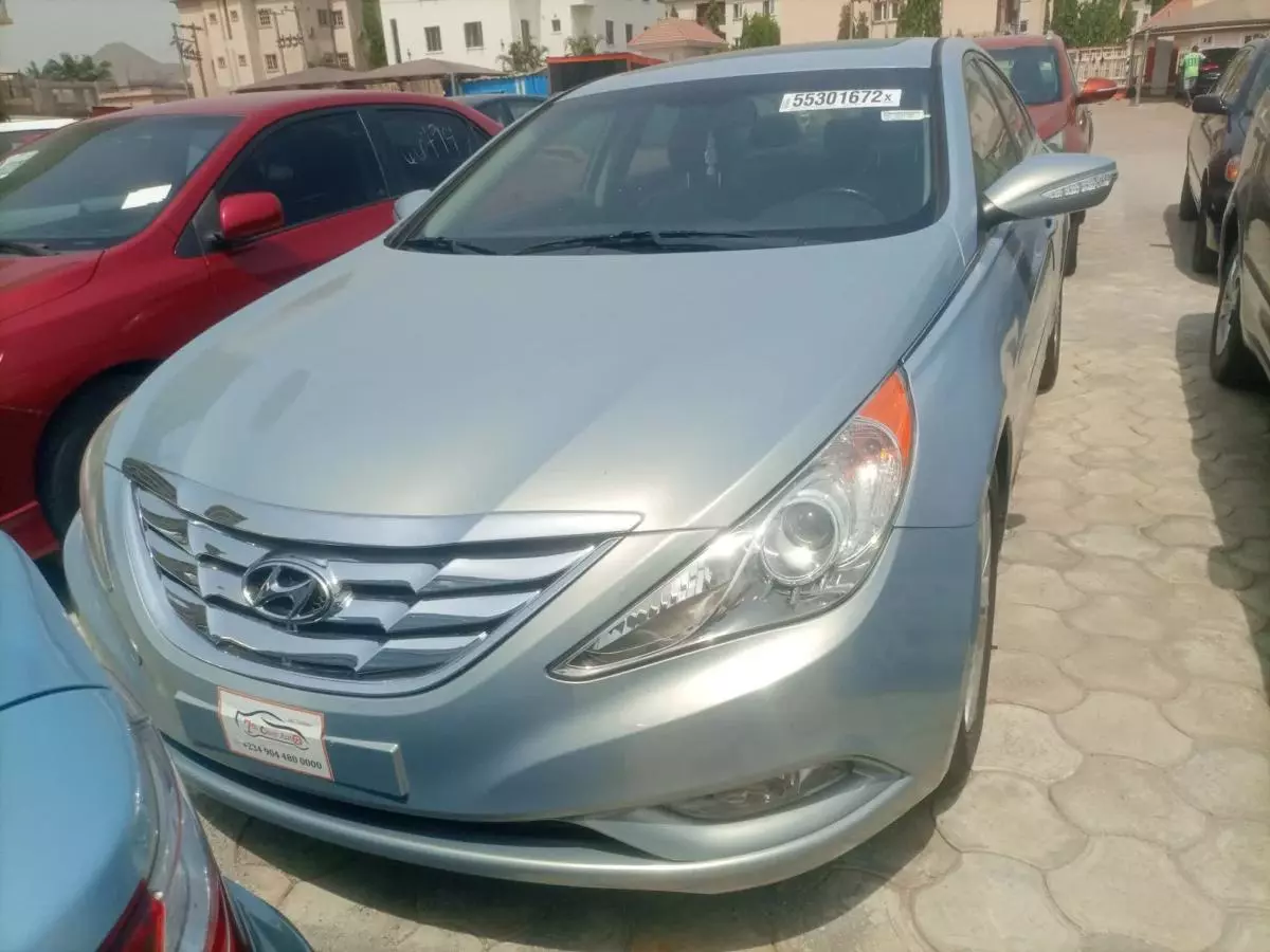 Hyundai Sonata - 2011
