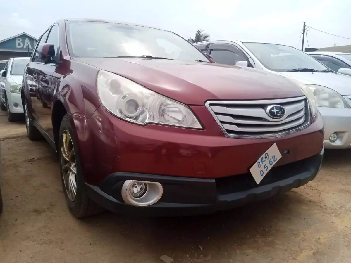 Subaru Outback   - 2010