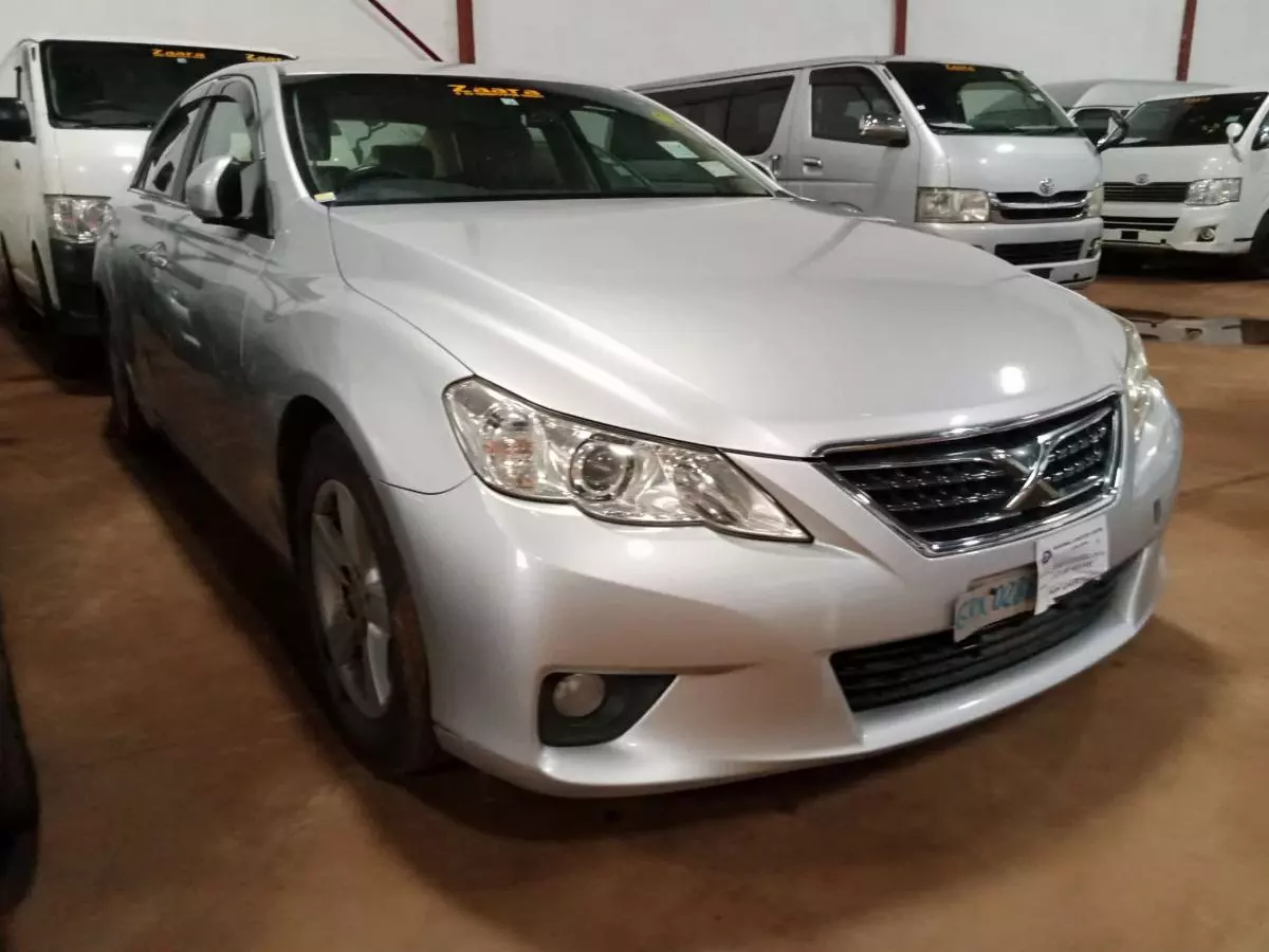 Toyota Mark X   - 2010