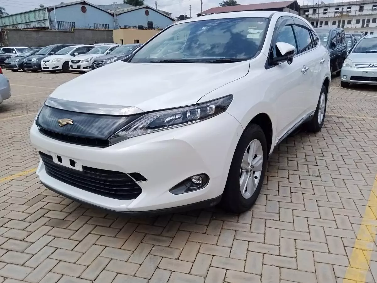 Toyota Harrier   - 2016