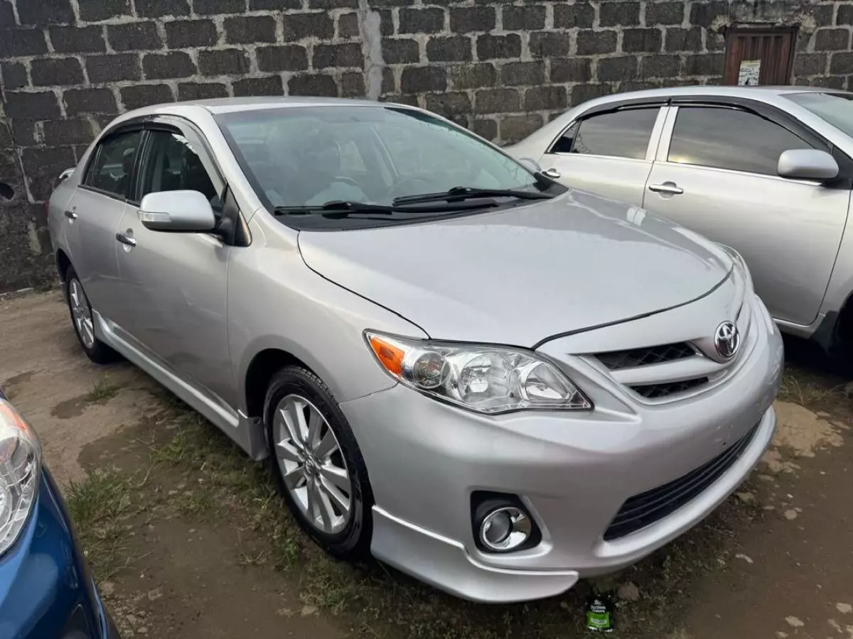 Toyota Corolla   - 2010