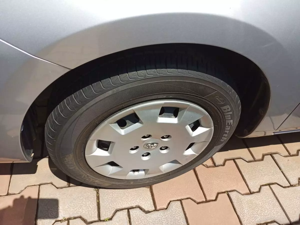 Toyota Isis  - 2008