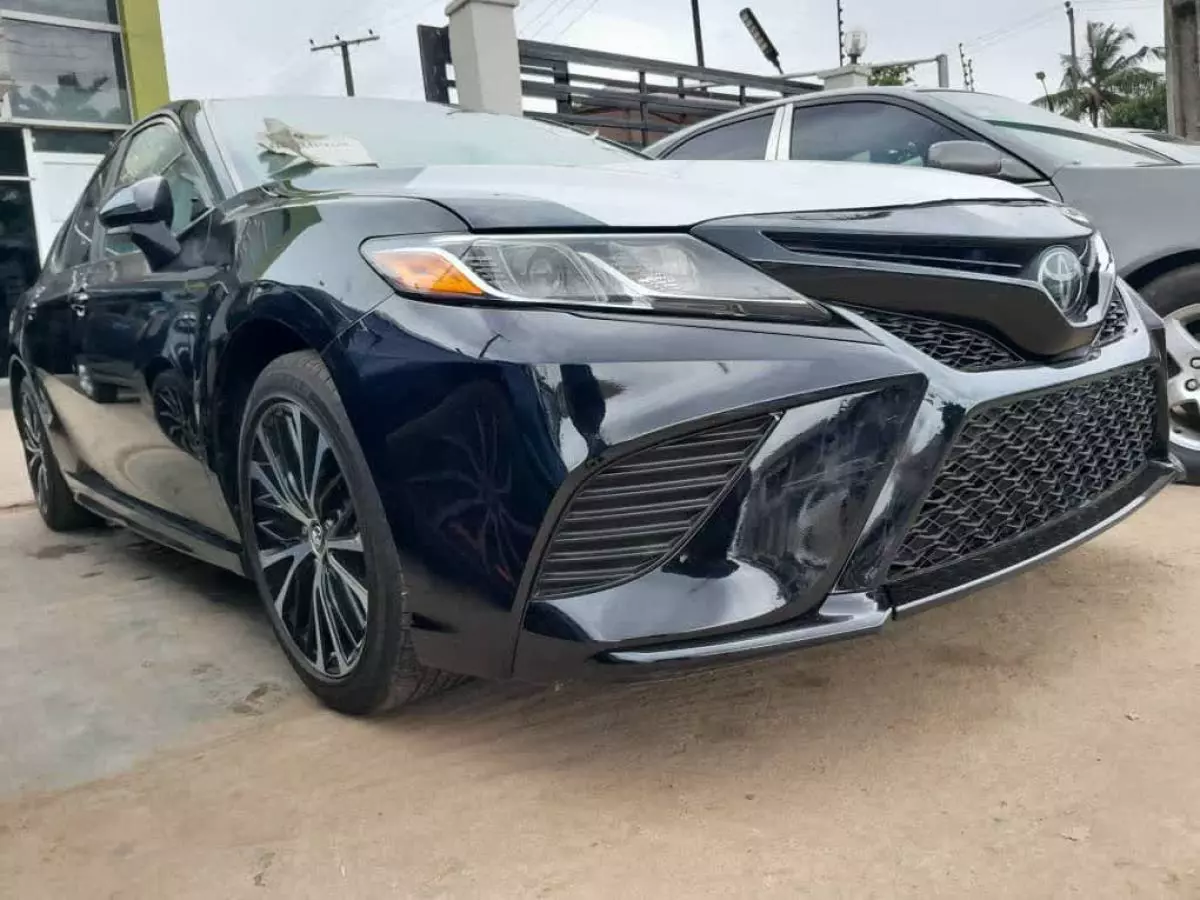 Toyota Camry   - 2019