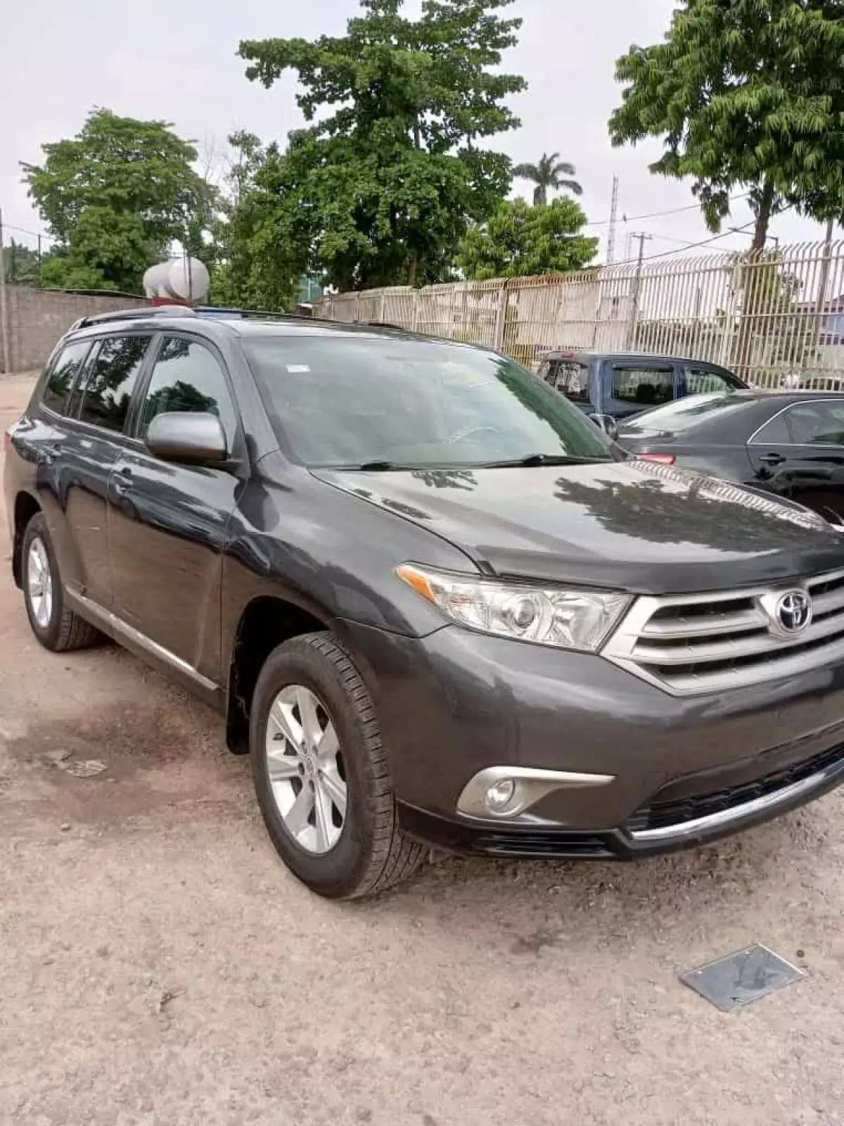 Toyota Highlander   - 2012