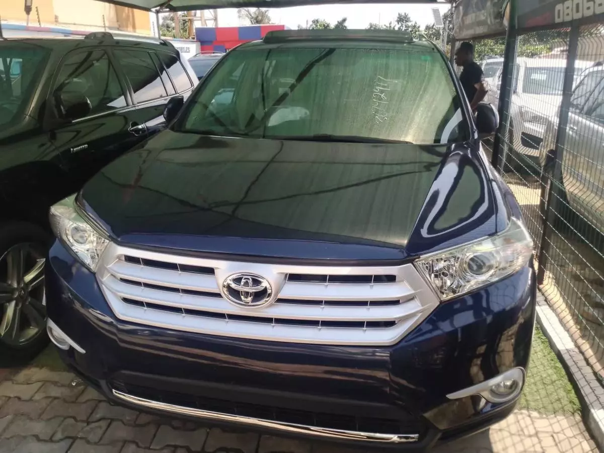 Toyota Highlander   - 2011