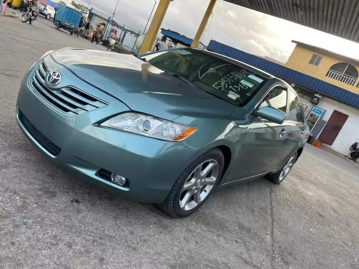 Toyota Camry   - 2008