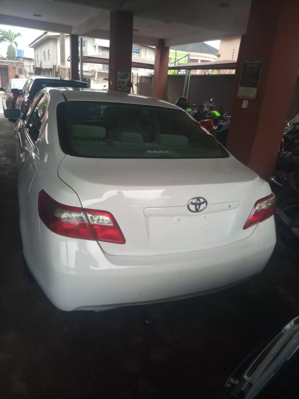 Toyota Camry   - 2009