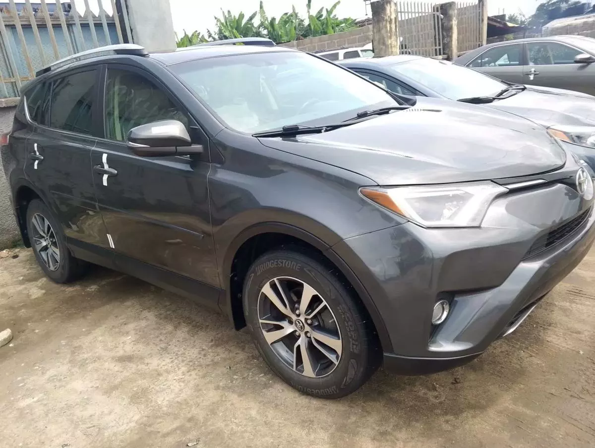 Toyota RAV 4   - 2016