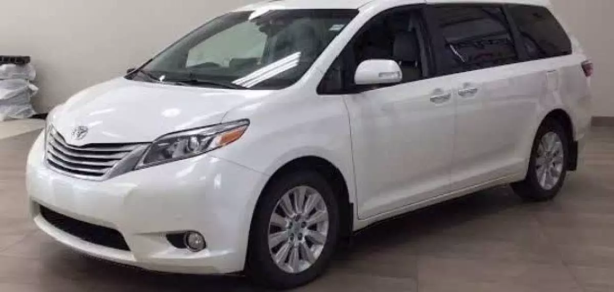 Toyota Sienna   - 2015