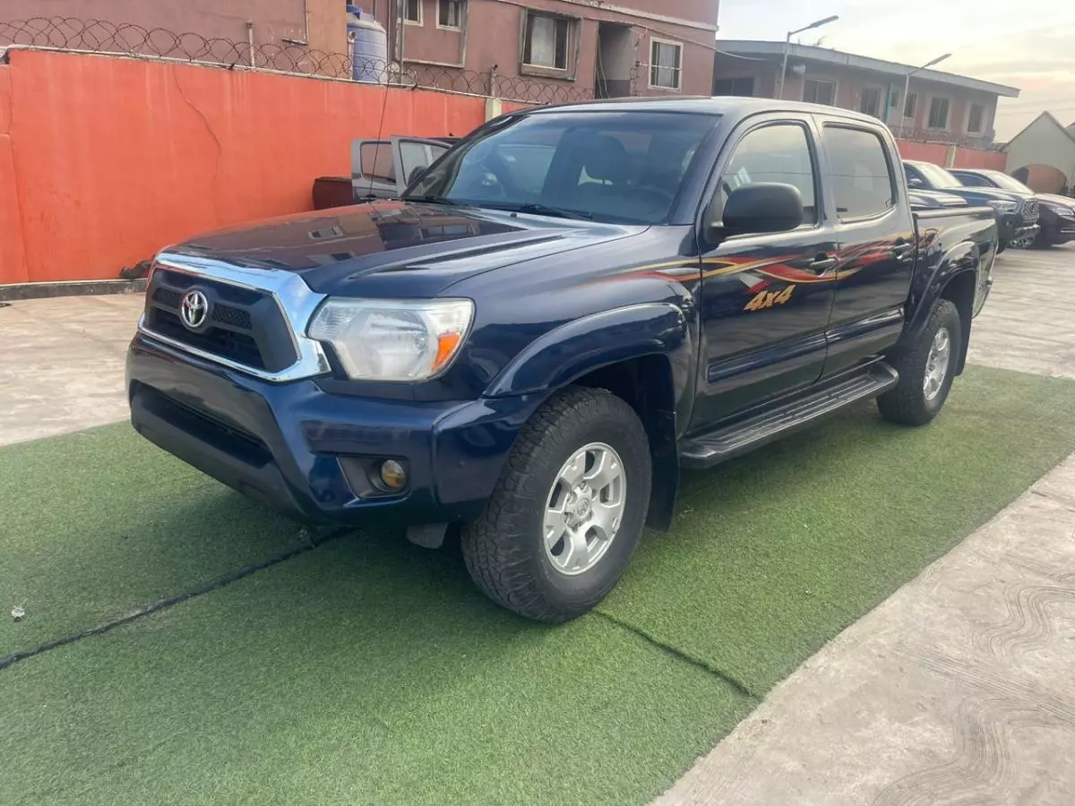 Toyota Tacoma   - 2015