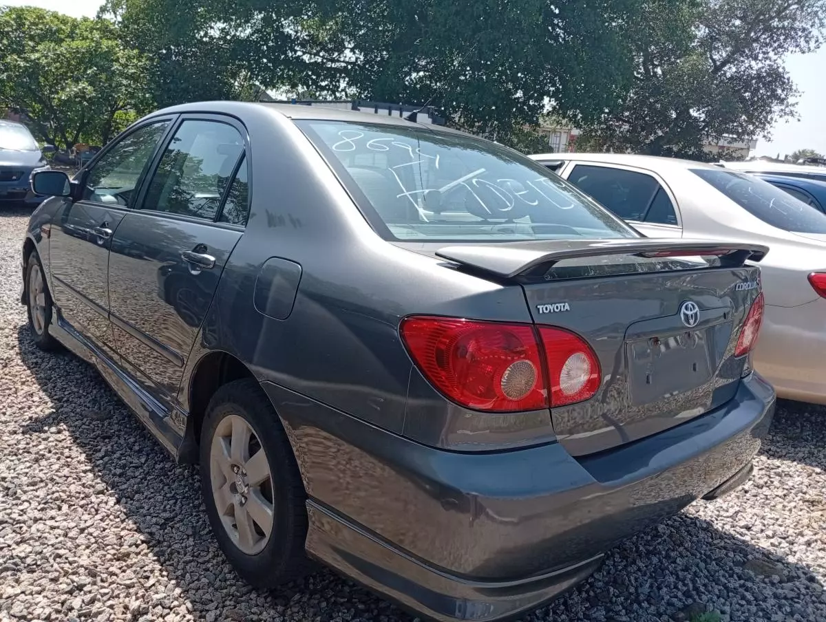 Toyota Corolla   - 2006