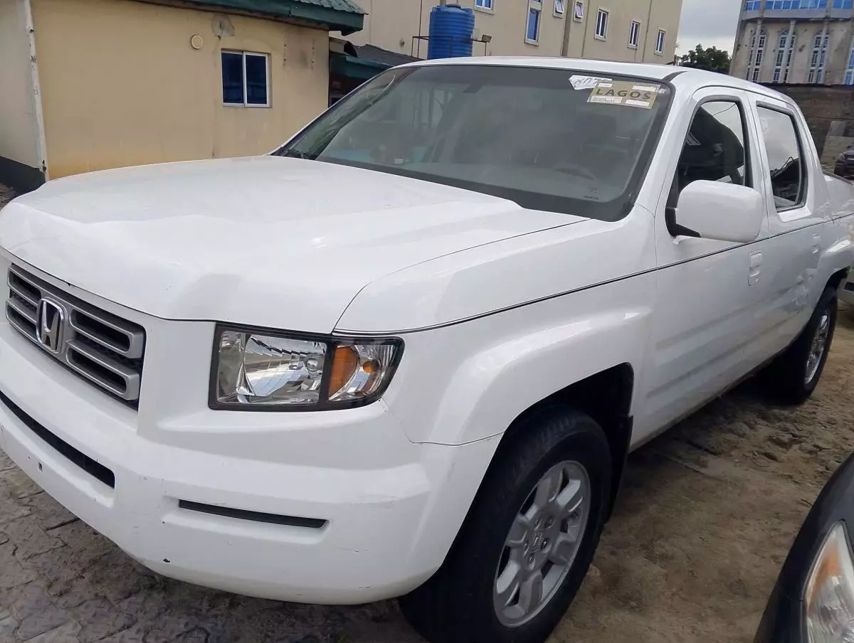 Honda Ridgeline   - 2008