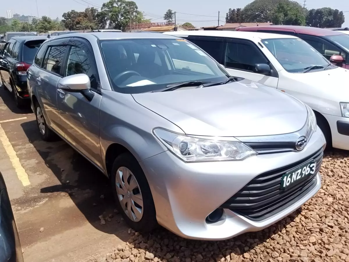 Toyota Fielder    - 2016