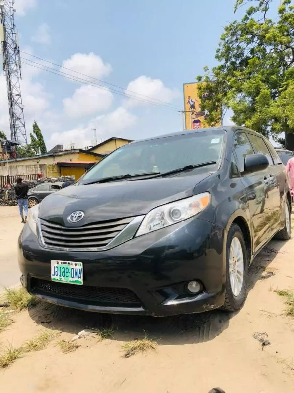 Toyota Sienna   - 2012