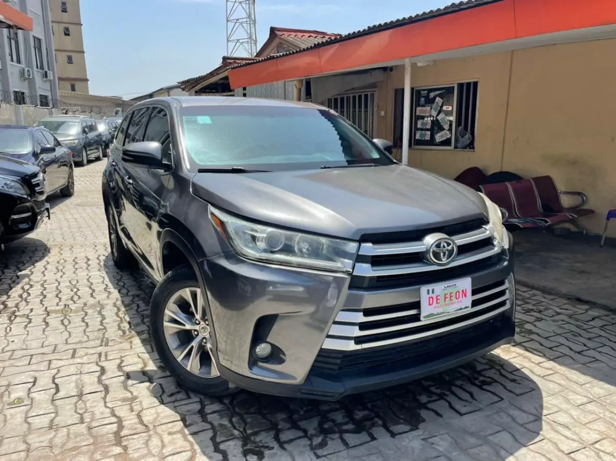 Toyota Highlander   - 2015