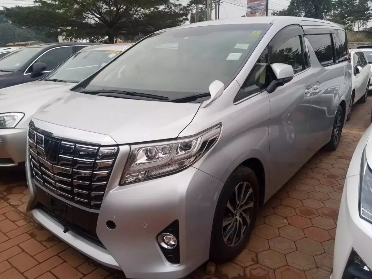 Toyota Alphard   - 2018