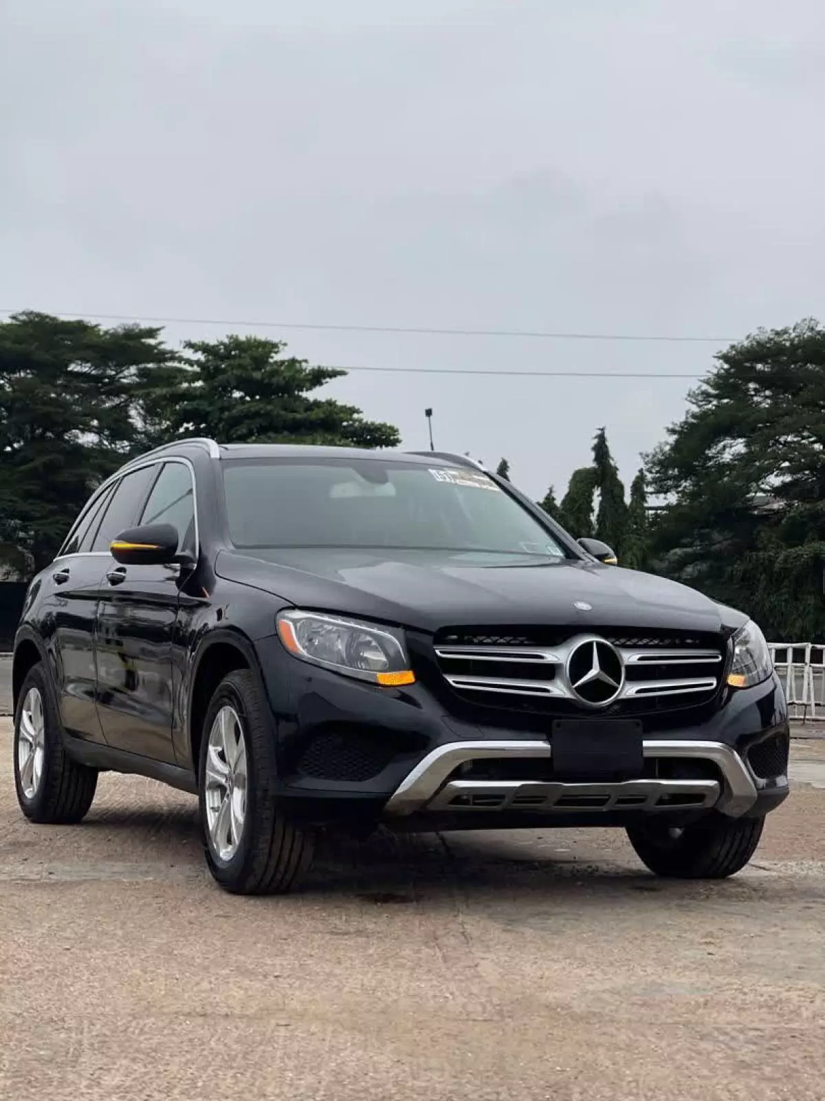 Mercedes-Benz GLC 300   - 2017