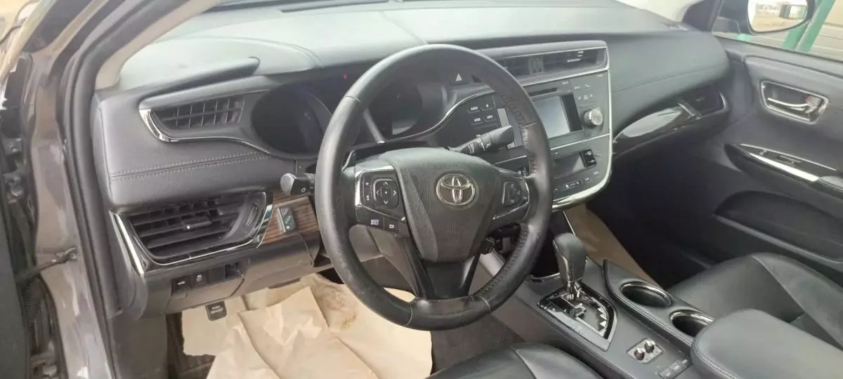 Toyota Avalon   - 2015