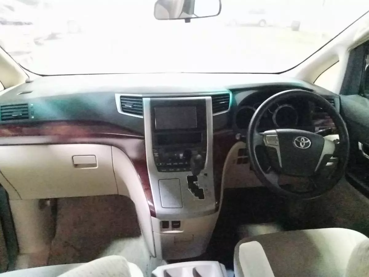 Toyota Alphard   - 2009