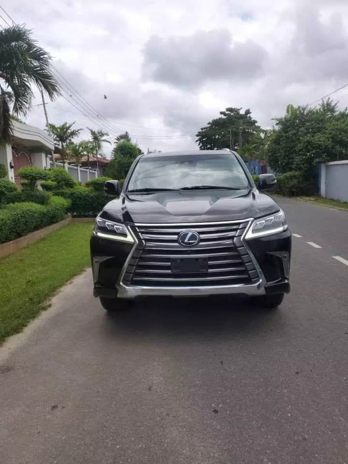 Lexus LX 570   - 2018