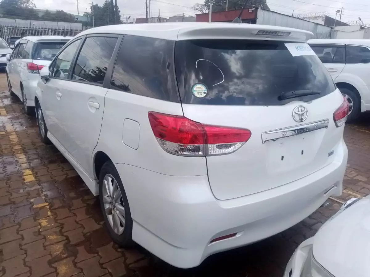 Toyota Wish   - 2010