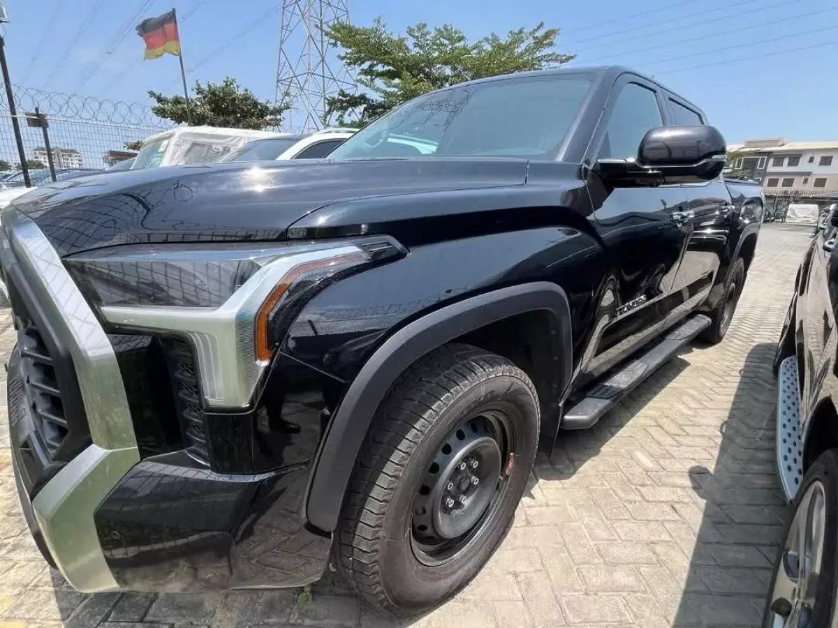 Toyota Tundra   - 2023