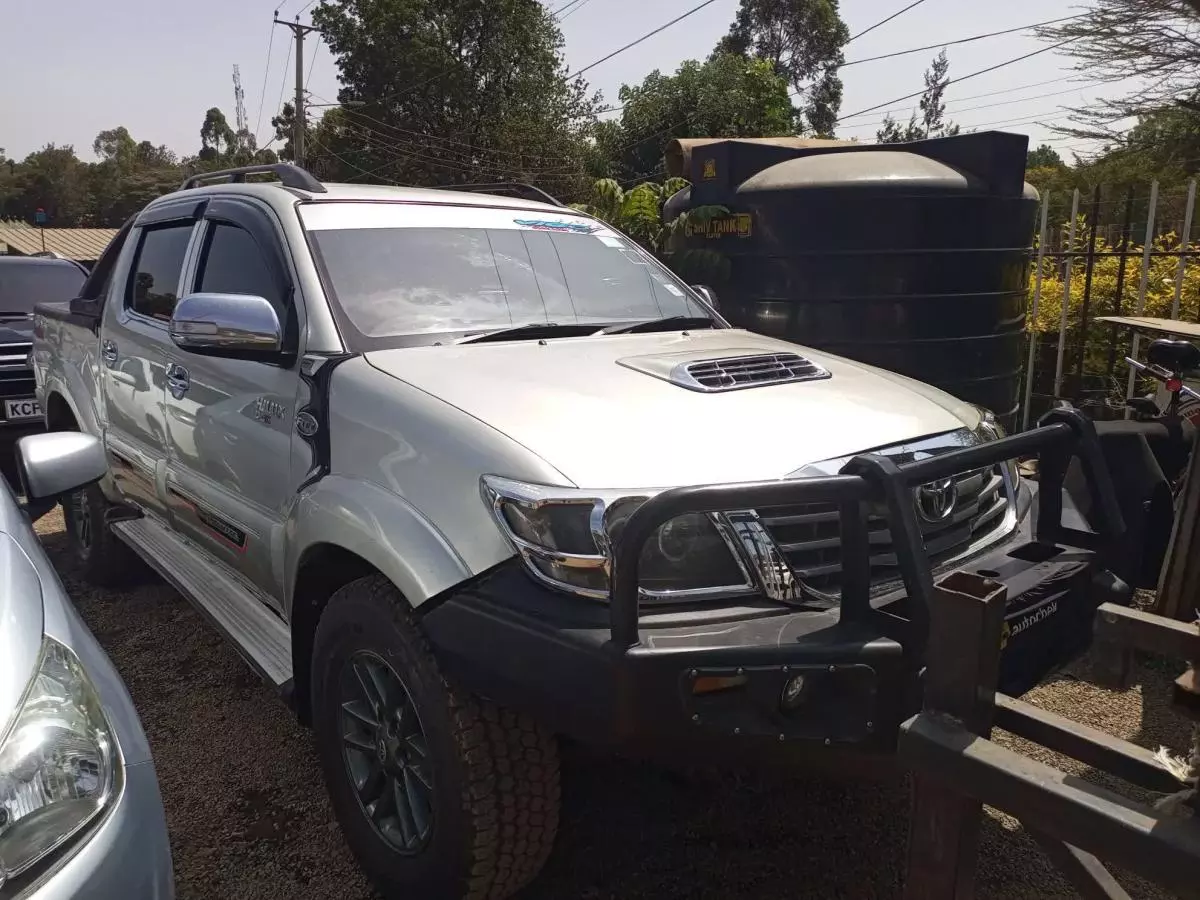 Toyota Hilux - 2012