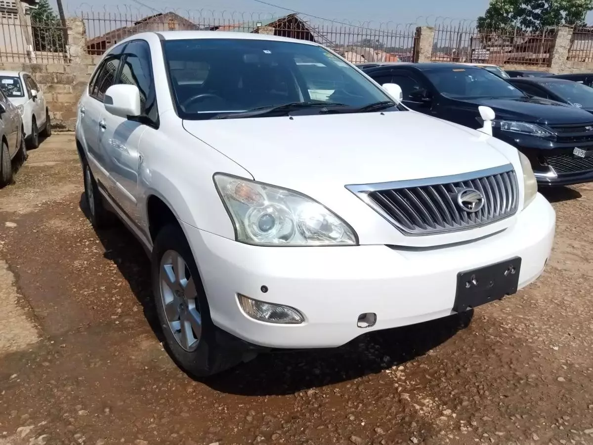 Toyota Harrier   - 2010