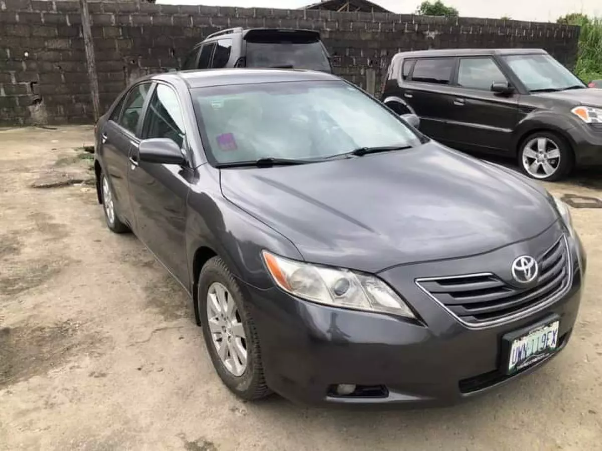 Toyota Camry   - 2008